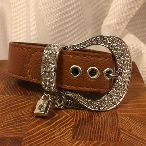 Bracelet w/sparkling buckle & key/lock charms